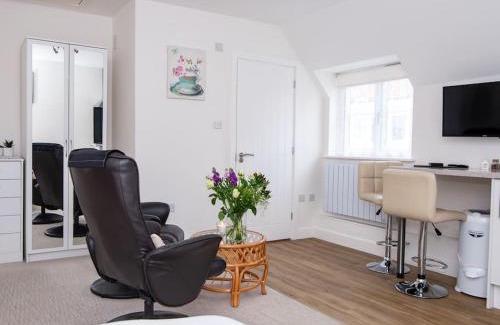 Coleford Apartment | Studio Apartment ideal for short or long stays
