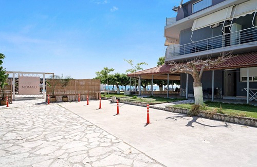 Pidima Kyras Apartment | Studio Apartment 'Iguana 9' with Sea View, Wi-Fi and Air Conditioning