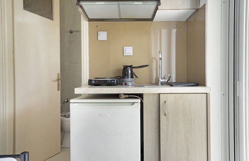 Pidima Kyras Apartment | Studio Apartment 'Iguana 7' with Shared Pool, Wi-Fi and Air Conditioning