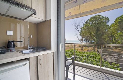 Pidima Kyras Apartment | Studio Apartment 'Iguana 7' with Shared Pool, Wi-Fi and Air Conditioning