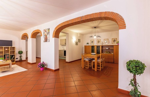 Sinalunga Apartment | Studio Apartment "Il Colle dei Frati" with Private Terrace & Wi-Fi