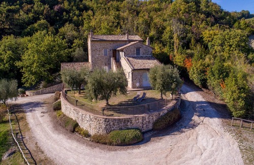 Assisi Apartment | Studio apartment in a farmhouse with swimming pool