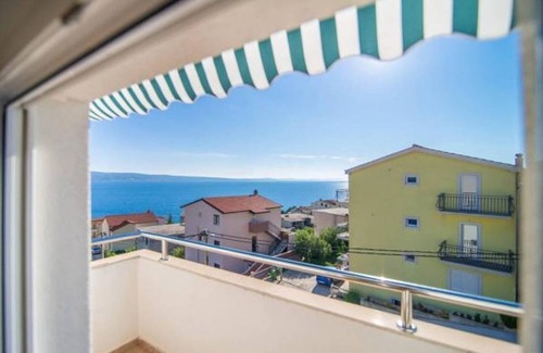 Dugi Rat Apartment | Studio apartment in Dugi Rat with Seaview, Balcony, Air condition, WIFI (5113-2)