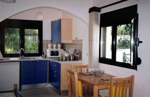 Ratzakli Apartment | Studio apartment in detached Villa with Pool: (sleeps 2 or 3)