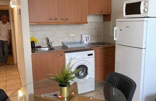 Haifa Apartment | studio apartment in Haifa WiFi,AC,full kitchen,full bathroom and washingmachine