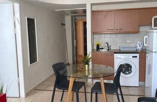 Haifa Apartment | studio apartment in Haifa WiFi,AC,full kitchen,full bathroom and washingmachine