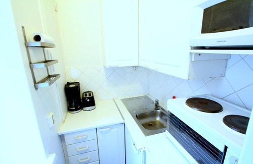 Hietalahti Apartment | Studio apartment in Kamppi, Helsinki - Lönnrotinkatu 41