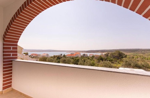 Caska Apartment | Studio Apartment in Novalja with Sea View, Terrace, Air Conditioning, Wi-Fi (3565-7)