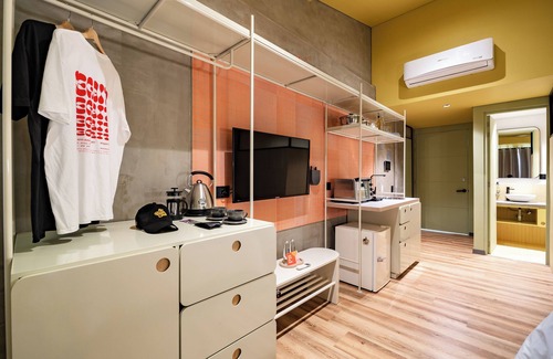 Las Lomas I Apartment | Studio apartment in the heart of Provence with kitchenette and sofa bed