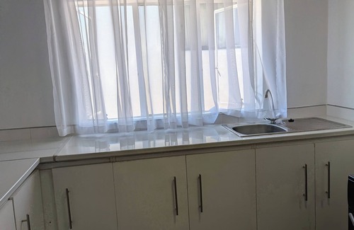 Greendale Apartment | Studio apartment in the leafy surburb of Greendale