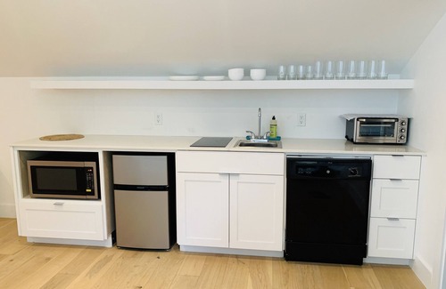 Chestnut House | Studio Apartment in trendy East Austin neighborhood