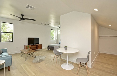 Chestnut House | Studio Apartment in trendy East Austin neighborhood
