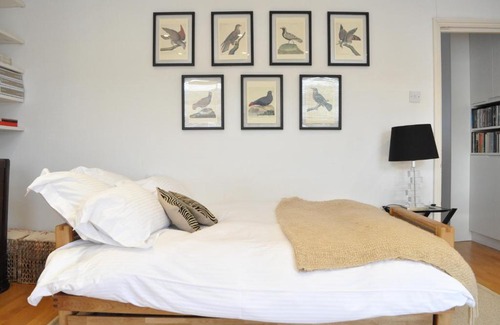 Kilburn Apartment | Studio Apartment in West Hampstead