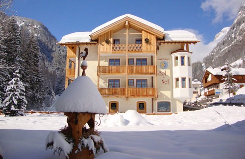 Rocca Pietore Apartment | Studio Apartment 'Appartamento Mono 3' with Mountain View, Shared Garden and Wi-Fi