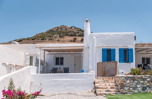 Marpissa Apartment | Studio Apartment 'Ktima San Antonio Paros - Artemis' with Mountain View, Private Terrace and Wi-Fi
