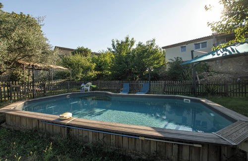 Salazac Apartment | Studio Apartment 'Le Chant Des Tongs' Surrounded by Nature with Wi-Fi and Air Conditioning