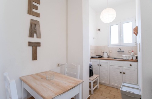 Paros Apartment | Studio Apartment 'Livadia Seaside Studios 11' with Shared Terrace, Wi-Fi and Air Conditioning