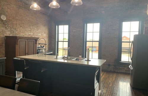 Paducah Apartment | Studio Apartment located in the heart of historic Downtown Paducah built in 1882