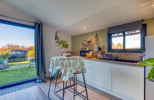 Arles Apartment | Studio Apartment 'Lovestudio Spa Privé Arles Campagne' with Private Terrace and Shared Garden