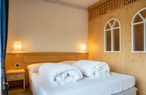 Ponte Arche Apartment | Studio Apartment 'Monolocale Turiterme' with Mountain View and Balcony
