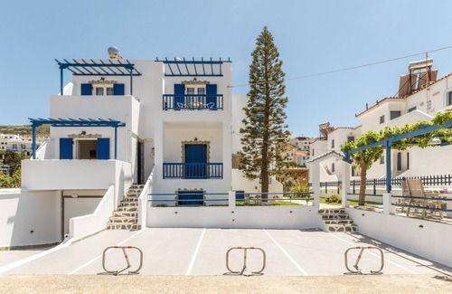 Mpatsi Apartment | Studio Apartment 'Nissea Studios' with Mountain View, Wi-Fi and Air Conditioning