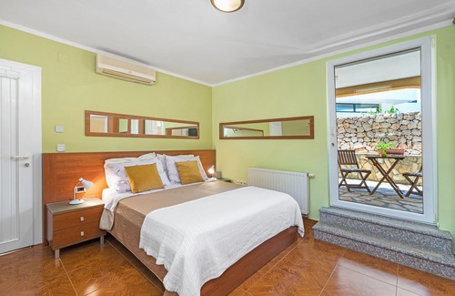 Sukosan Apartment | Studio Apartment Oleander