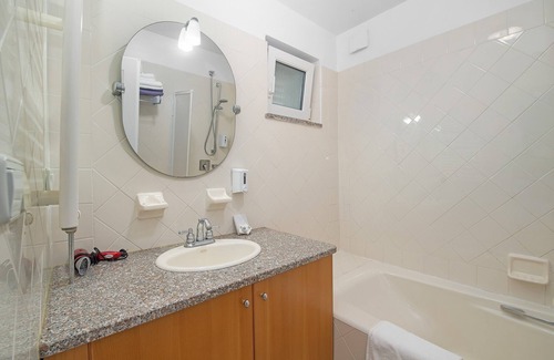 Sukosan Apartment | Studio Apartment Oleander