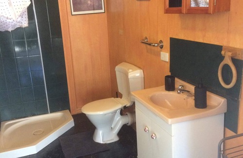 Amherst Bed & Breakfast | Studio apartment on a vineyard in the heart of the goldfields