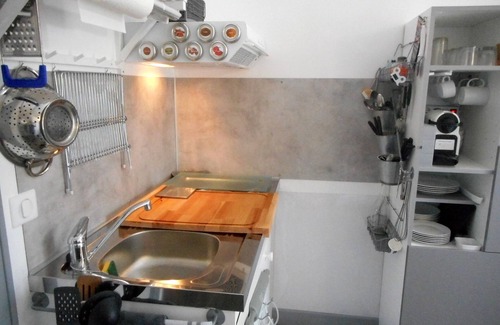 Nerac Apartment | Studio Apartment 'Petit Nid Cosy De L' Albret' with Private Terrace, Private Garden and Wi-Fi
