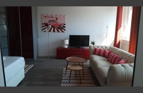 Bramfeld Apartment | Studio-Apartment Rockabilly 45 Citynah 60er Style