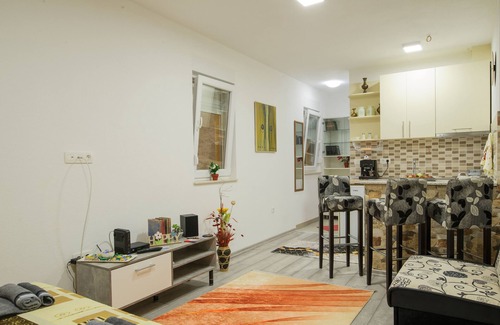 Mostar Old Town House | Studio apartment - Sunflower