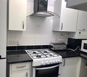 Moffat Apartment | Studio Apartment SW2