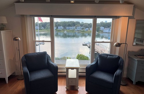 Cape Porpoise Apartment | Studio apartment with harbor views