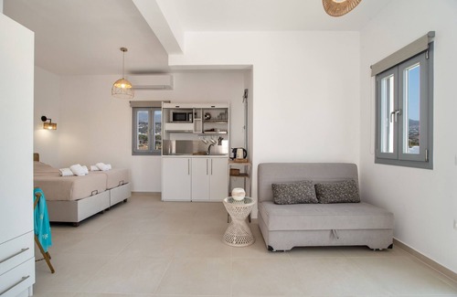 Paros Apartment | Studio Apartment 'Villa Anastasio' with Sea View, Wi-Fi and Air Conditioning