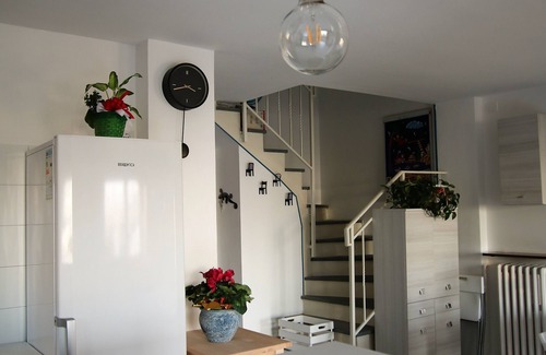 Zimone Apartment | Studio apartment with lake view