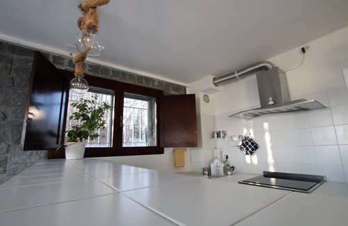 Zimone Apartment | Studio apartment with lake view