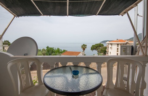 Sutomore Apartment | Studio apartment with seaview