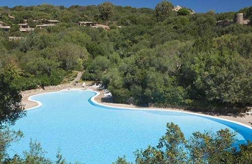 Capo d'Orso Apartment | Studio Appartamento 'Monolocale Cala Capra' close to the Beach with Shared Pool & Wi-Fi
