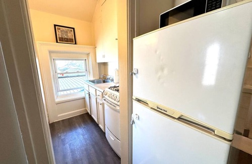 Bay City Apartment | Studio Apt #9 in a Historical Downtown Home