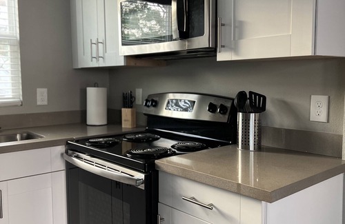 Montrose Apartment | Studio Apt @Montrose near Downtown, Remote Friendly environment