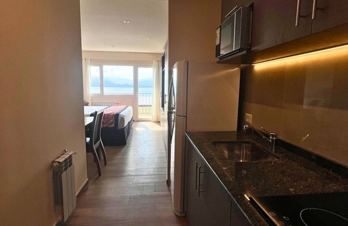 San Carlos de Bariloche Hotel | Studio Apartment with Lake View Close to Top Attractions & Beaches in Bariloche