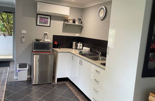 Valla Beach Apartment | Studio at 60.nPrivate apartment, close to beaches and cafes. Breakfast included.