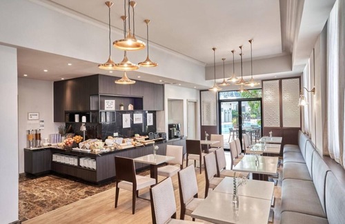Downtown Singapore Apartment | Studio at Penang Rd, 10 mins walk from Dhoby Ghaut MRT