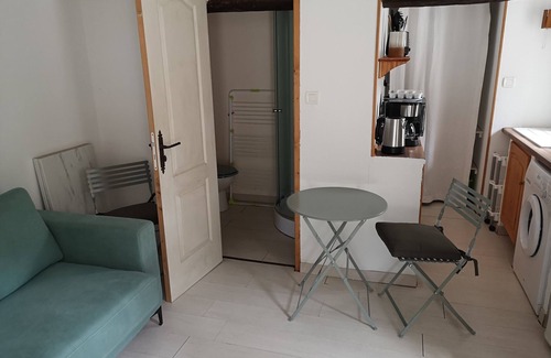 Reilhanette Apartment | Studio at the foot of Ventoux and near the spa town of Montbrun les Bains