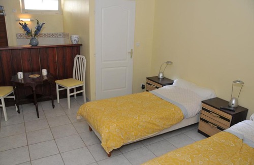 Saint-Jouan-des-Guerets Apartment | Studio au manoir