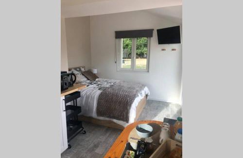 Villefranche-sur-Cher House | Studio Au numéro 10, proche zoo de Beauval et sortie d autoroute