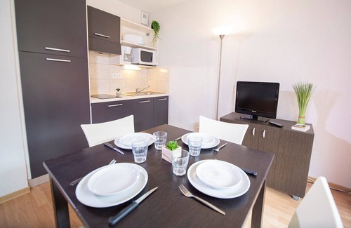 Les Orres Apartment | Studio avec Kitchenette Équipée et Balcon