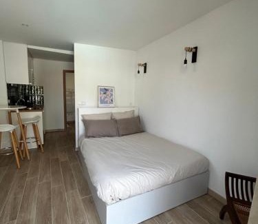 Carmaux Apartment | STUDIO avec PISCINE