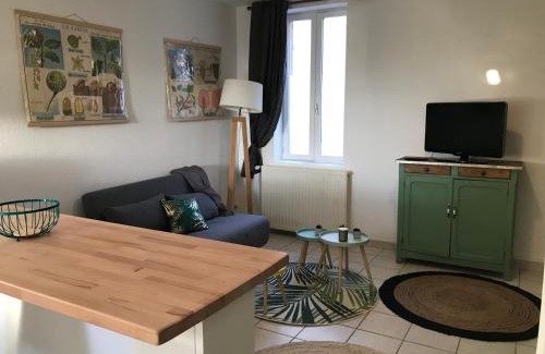 Yzeure Apartment | studio avec place de parking