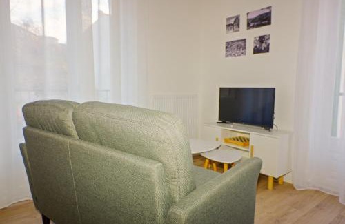 Prats-de-Mollo-la-Preste Apartment | Studio Bacivers coté jardin